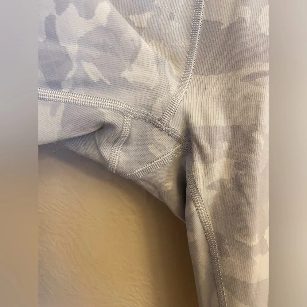 Lululemon wounder under shorts